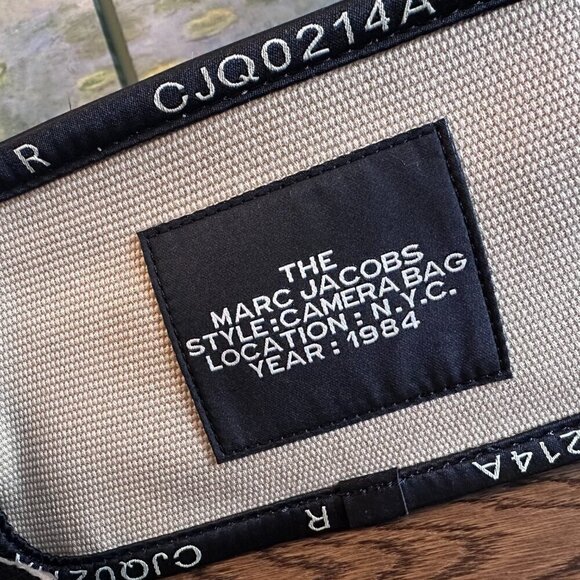 NWT!Marc Jacobs The Camera Bag -White Canvas with Black logo binded edge - Picture 12 of 16